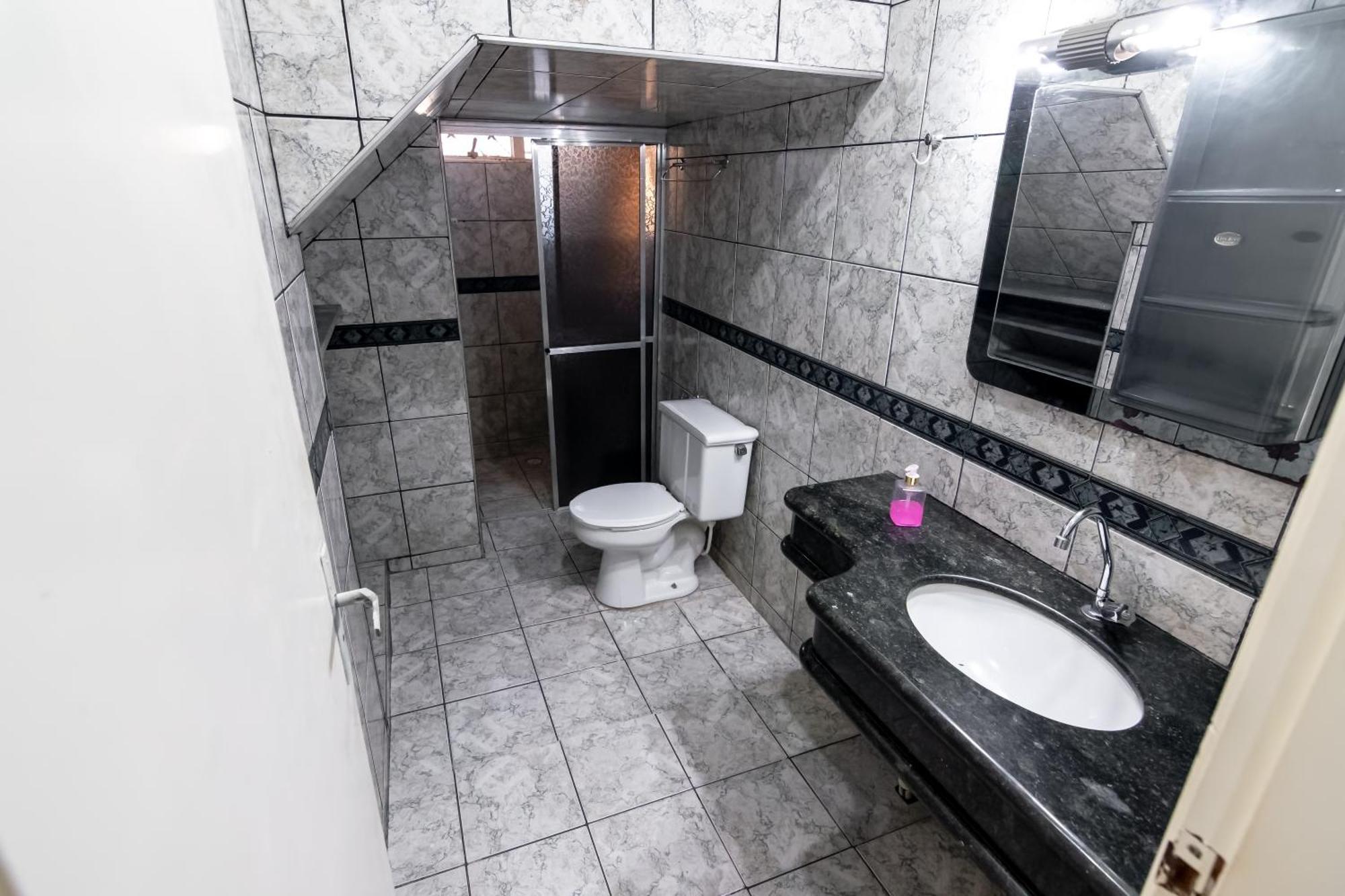 Pousada Roosevelt Suite 01 - Pousada Central Prox Rodoviaria E Dist Industrial Uberlândia Екстериор снимка